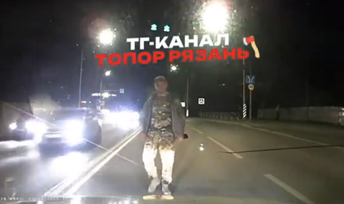 На проезде Яблочкова в Рязани мужчина напал на автомобилистов