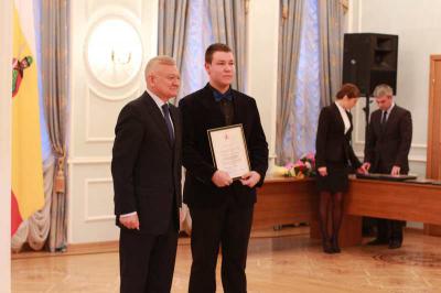 Губернатор наградил рязанских бизнесменов за шефскую работу над учебными заведениями
