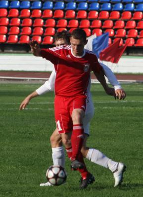 Рязанская «Звезда» выиграла матч первенства России по футболу у одного из аутсайдеров на его поле