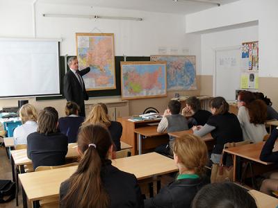 В Искровской школе озабочены обстановкой на Украине