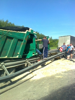 В столкновении грузовиков на рязанском участке М5 пострадал человек