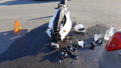 На Касимовском шоссе Skoda не уступила мотоциклу, байкера госпитализировали