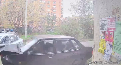 Момент наезда на авто на улице 3-и Бутырки в Рязани попал на видео