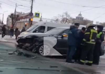 Одним из участников серьёзной аварии в центре Рязани оказался пожарный автомобиль