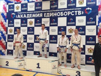 Семь рязанцев стали чемпионами ЦФО России по джиу-джитсу