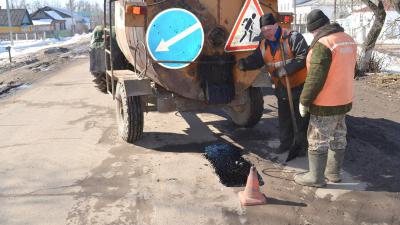 В Пителино стартовал аварийный ремонт дорог