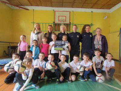 Игроки ЖФК «Рязань-ВДВ» десантировались в школу №8