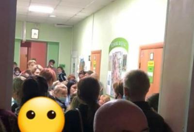 Рязанцы пожаловались на огромные очереди в детской поликлинике №2