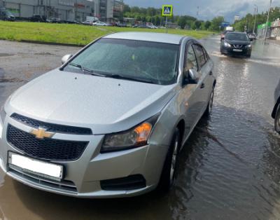 Попавшая под колёса иномарки в Канищево девушка оказалась в больнице