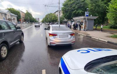 На улице Дзержинского в Рязани пешеход угодил под колёса иномарки