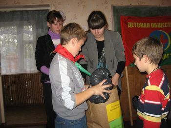 Ученица Тумской школы собрала больше всех желудей