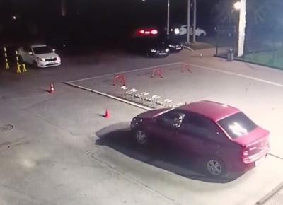 Появилось видео момента массового ДТП в Приокском в Рязани