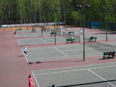 В Рязани стартовал юношеский турнир по теннису