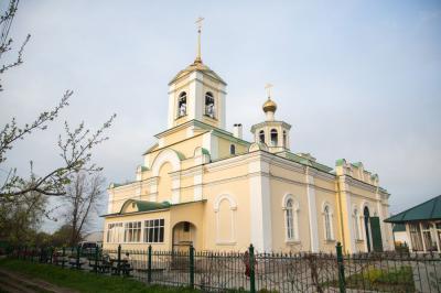 Митрополит Марк посетил Никольский храм в городе Рыбное