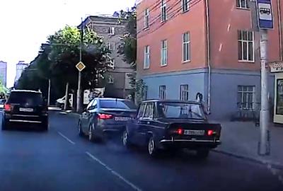 В Рязани водитель пропустил пешехода и попал в ДТП