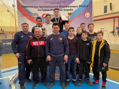 Юные рязанские борцы завоевали медали первенств ЦФО