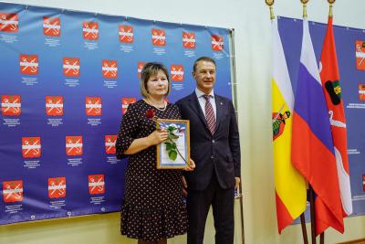 Аркадий Фомин наградил работников дошкольных учреждений