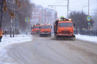 Олег Ковалёв велел оперативно расчистить снег на автодорогах и улицах