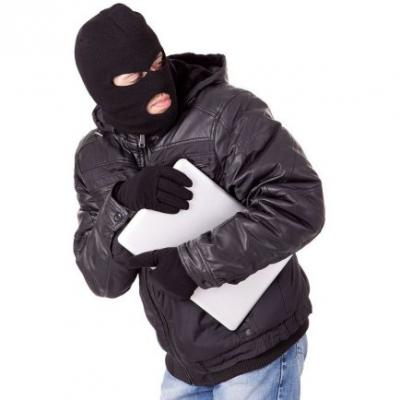 Взломщик не успел продать украденный в Рязанском районе ноутбук