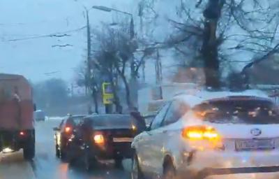 В Горроще «паровозиком» столкнулись три автомашины