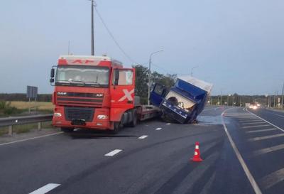 На трассе М5 близ Путятино столкнулись два грузовика