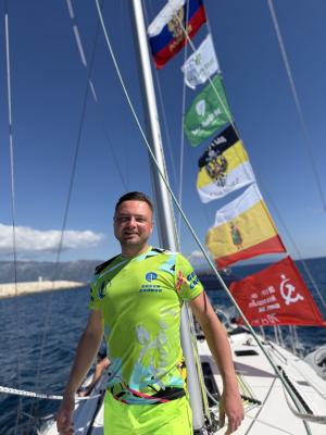 Сотрудники ГК «Зелёный сад – наш дом» покорили Средиземное море на самой патриотичной лодке