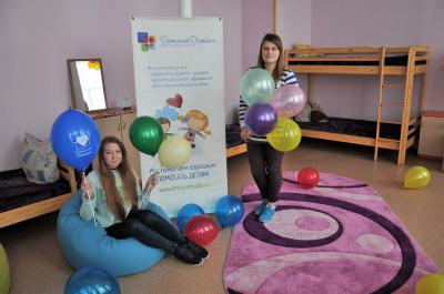 Фонд «ДетскиеДомики» обустроил спальни для девочек в мосоловской школе-интернате