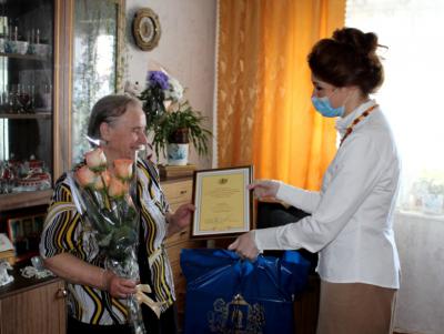 Юлия Рокотянская поздравила с днём рождения Почётного гражданина Рязани Анну Макарову