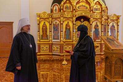 Митрополит Марк наградил игуменью Солотчинского монастыря