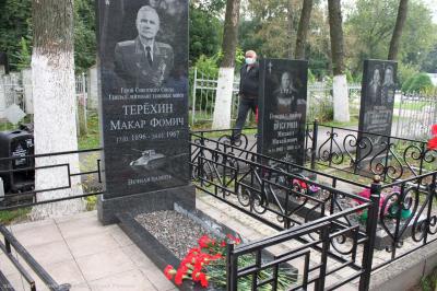 На Скорбященском кладбище Рязани открыли новый памятник Макару Терёхину