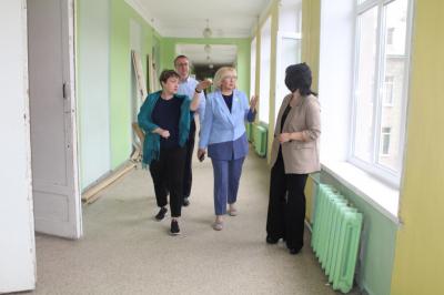 Татьяна Панфилова оценила ход капитального ремонта в школе №33