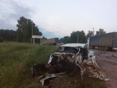 В лобовом столкновении ВАЗ-2105 и фуры в Старожиловском районе скончался водитель «пятёрки»