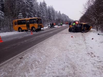 Под Касимовом школьный автобус попал в аварию