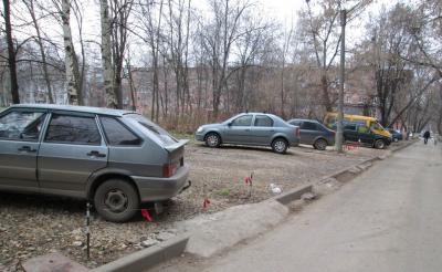 Власти Рязани демонтируют незаконные парковочные конструкции