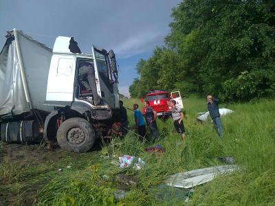 На рязанском участке трассы М5 «Урал» столкнулись внедорожник и три грузовика