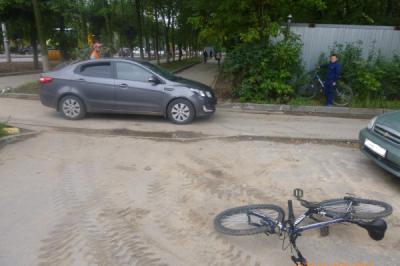 На улице Черновицкой Kia сбил подростка-велосипедиста