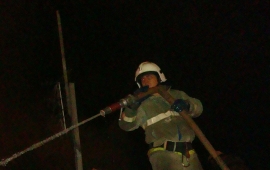 На ночном пожаре в Рязани пострадал человек