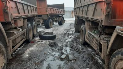 В Александро-Невском районе водитель грузовика получил тяжёлые травмы во время замены колеса