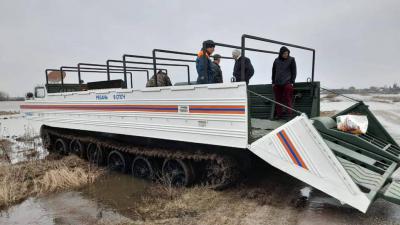 Тело умершей жительницы Коростово под Рязанью переправили через разлив