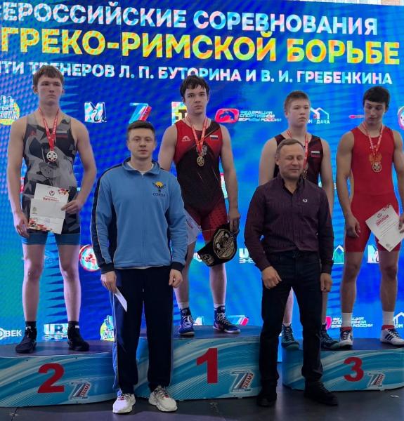Рязанец победил на Всероссийском турнире по борьбе