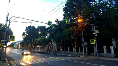 Пешеходный переход у горпарка на улице Ленина оборудовали светофором Т-7