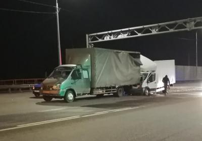 В Рязани грузовик Ford Transit врезался в стоявший «ГАЗ Валдай»