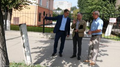 В Рязани проверяют ход ремонта подъездных дорог к образовательным учреждениям