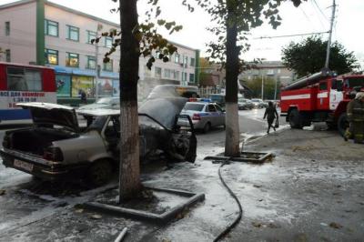 На одной из центральных улиц Рязани сгорела машина