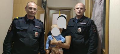 Рязанские полицейские спасли 9-месячного малыша от удушья