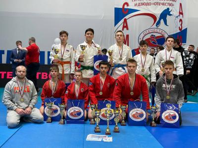 Рязанцы завоевали бронзу командного турнира по самбо и дзюдо «Отечество»