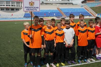 Юные рязанские футболисты сохранили лидирующие позиции на турнире «Кожаный мяч»