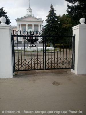 Забор у Дворца детского творчества в Рязани отремонтировали