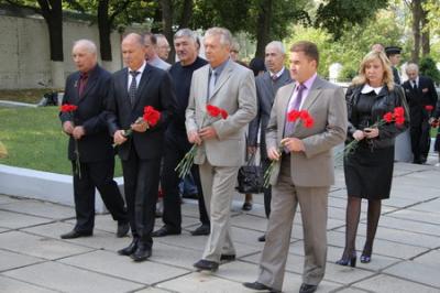 Депутаты Рязанской областной Думы почтили память погибших в блокадном Ленинграде