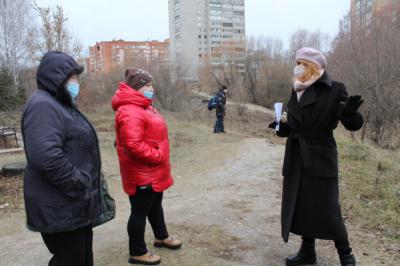 Юлия Рокотянская пообещала обустроить пешеходную дорожку в посёлке Юбилейный